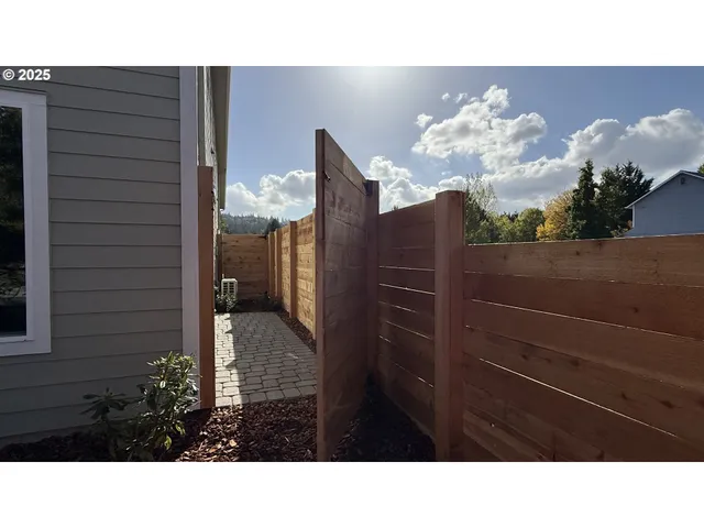 $305,000 | 14362 Southeast Knight Street, Portland, OR 97236