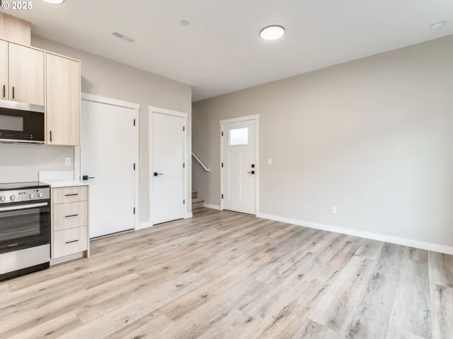 $300,000 | 14362 Southeast Knight Street, Portland, OR 97236