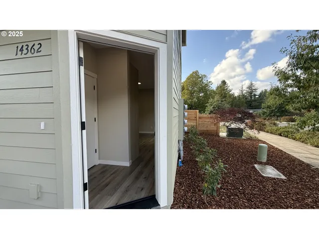 $305,000 | 14362 Southeast Knight Street, Portland, OR 97236