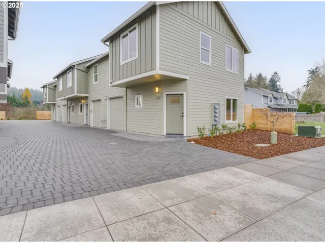 $300,000 | 14362 Southeast Knight Street, Portland, OR 97236