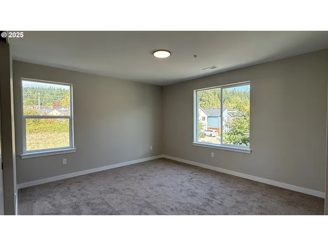 $305,000 | 14362 Southeast Knight Street, Portland, OR 97236