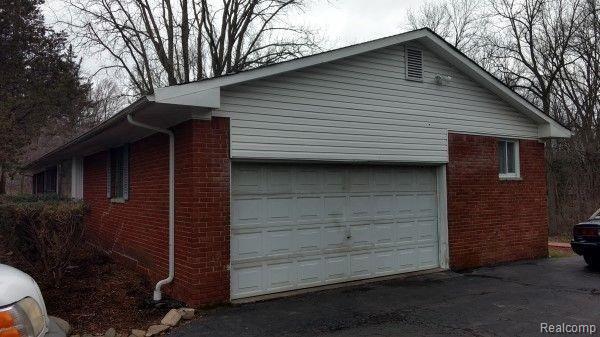 4199 Charing Cross Road Bloomfield Hills, MI 48304 - Photo 5 of 13 IMG_20180417_145632621_HDR.jpg