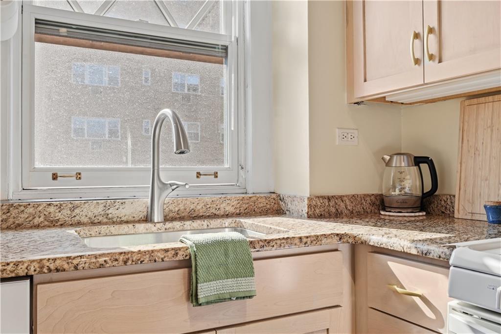 166 North Dithridge Street, Unit 5G Pittsburgh, PA 15213 - Photo 17 of 42
