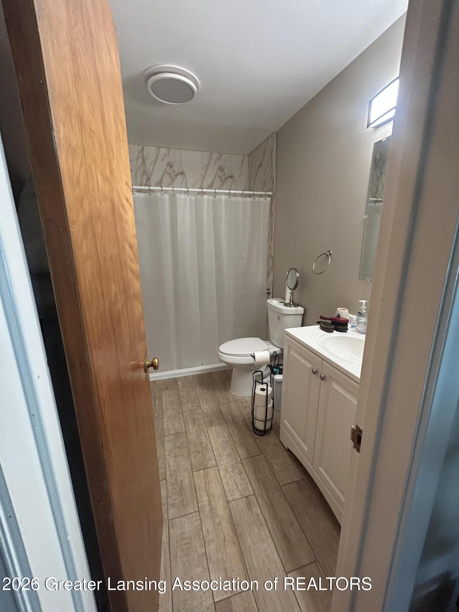 1816 West Rundle Avenue Lansing, MI 48910 - Photo 6 of 7 IMG_6927