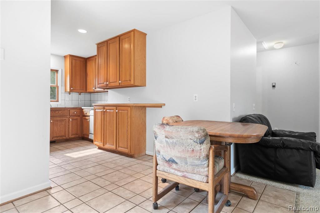 2976 Melvin Avenue Rochester Hills, MI 48307 - Photo 11 of 32