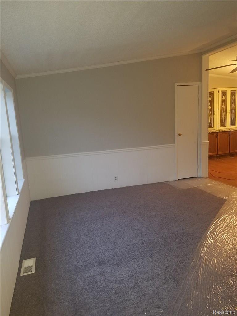 6627 West Lovejoy Road Fowlerville, MI 48836 - Photo 3 of 23 3.jpg