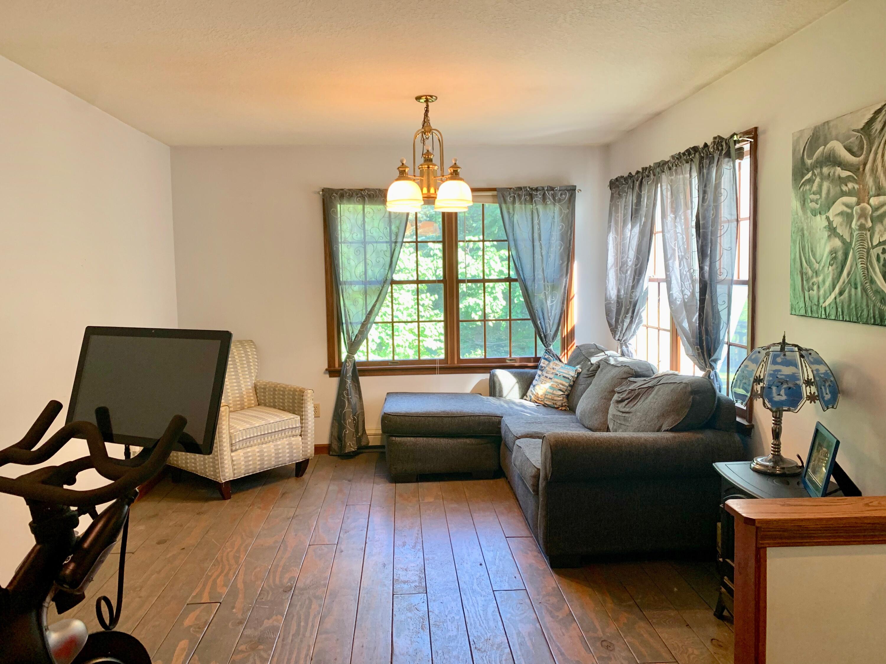 7630 Wheeler Road Concord, MI 49237 - Photo 13 of 52 Living Room
