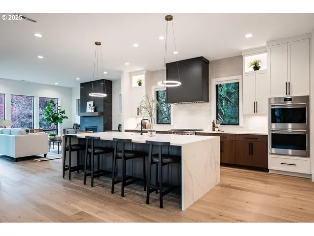 $2,999,900 | 116 6th Street, Lake Oswego, OR 97034