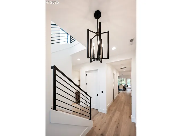 $2,999,900 | 116 6th Street, Lake Oswego, OR 97034