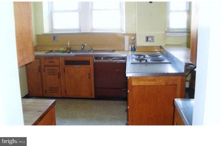 7000 Llanfair Road Upper Darby, PA 19082 - Photo 6 of 18 Kitchen