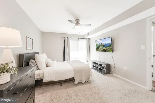 $399,990 | 11564 Rolling Green Court, Unit 12/301B, Reston, VA 20191