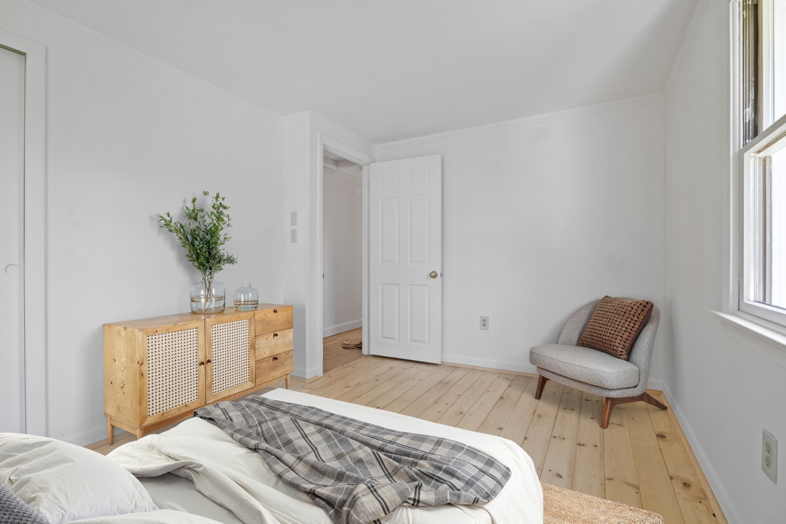 130 Wing Road Oak Bluffs, MA 02557 - Photo 13 of 21 Virtual Staging - Guest bedroom.