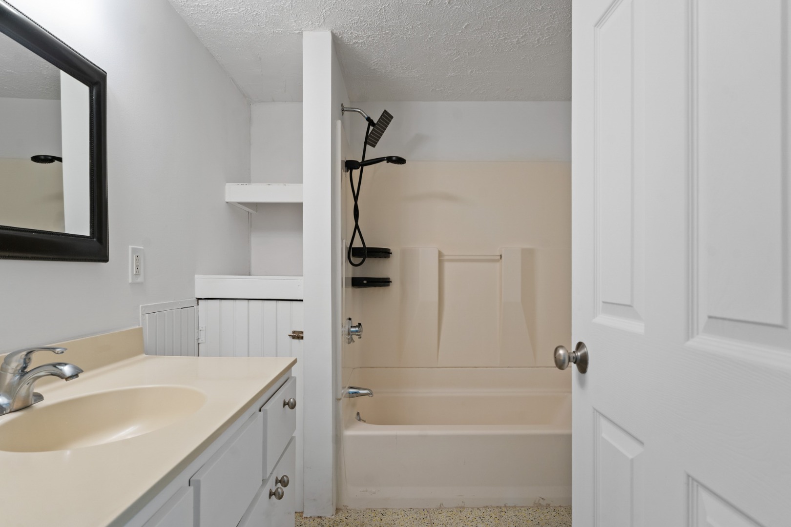 130 Wing Road Oak Bluffs, MA 02557 - Photo 15 of 21 Bathroom with tub/shower.