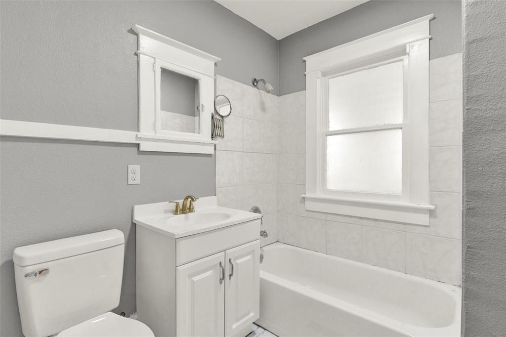 611 South Grove Street, Unit 2 Eustis, FL 32726 - Photo 14 of 18