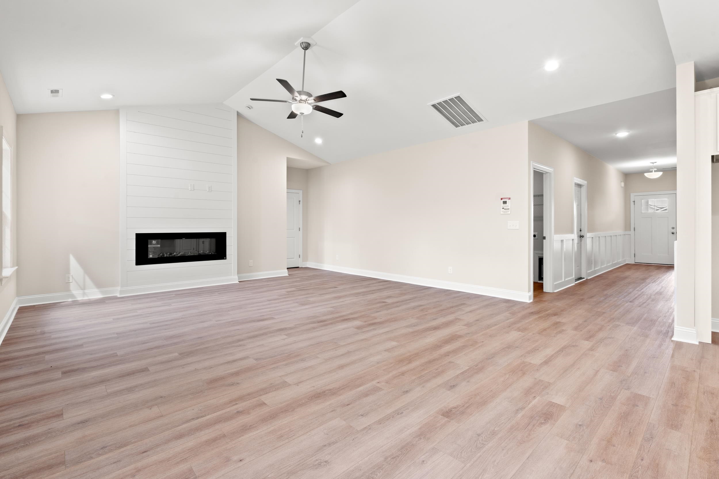 1421 Loop Circle Longs, SC 29568 - Photo 4 of 19