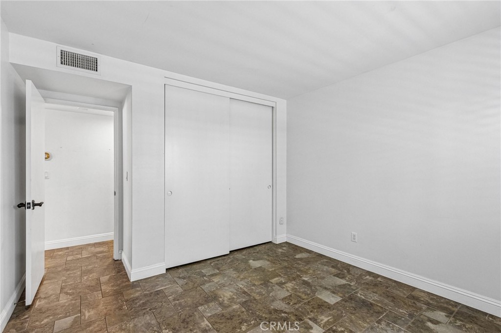 42 Kanan Road Oak Park, CA 91377 - Photo 28 of 69 Gallery Image 28
