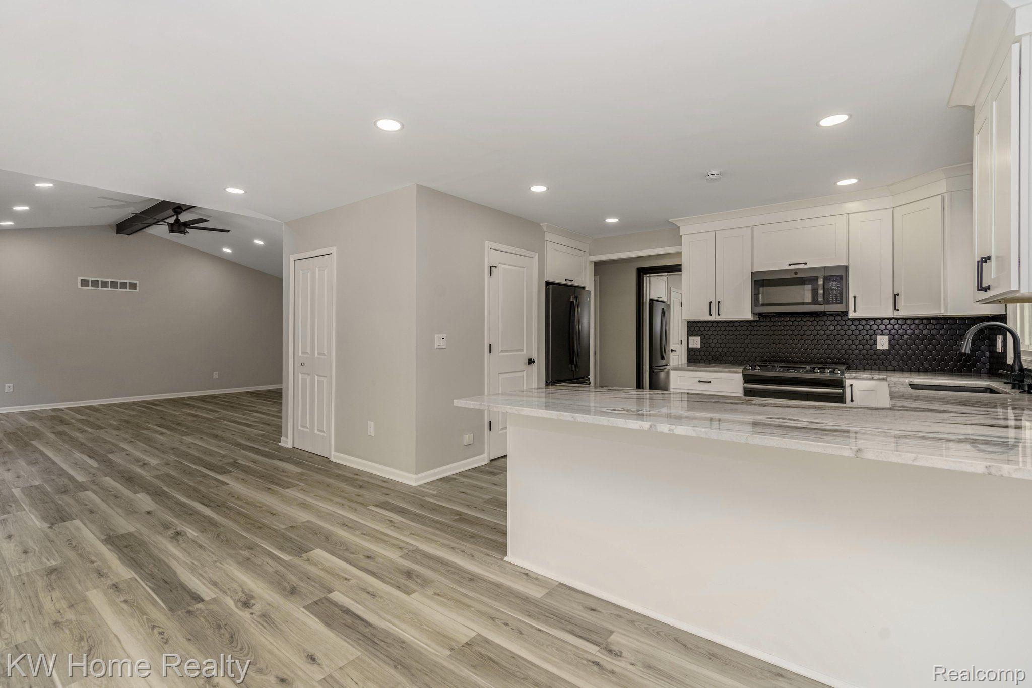 2882 Hiller Road West Bloomfield, MI 48324 - Photo 19 of 47 Gallery Image 19