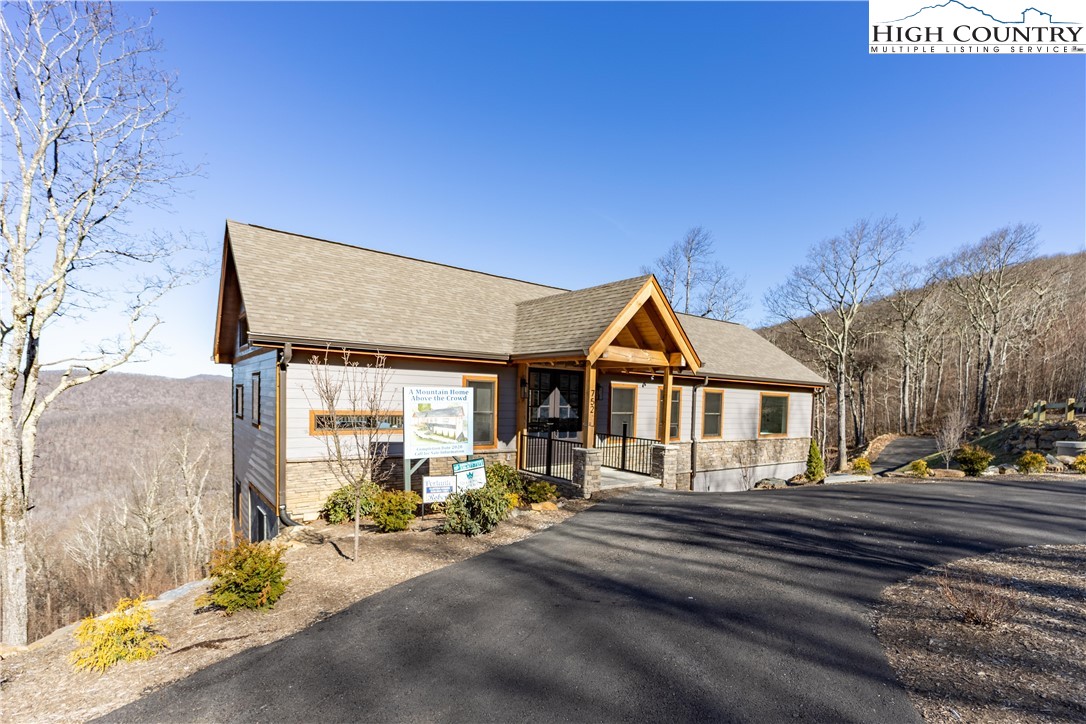 752 Crown Point Road West Jefferson, NC 28694 - Photo 5 of 49 Gallery Image 5