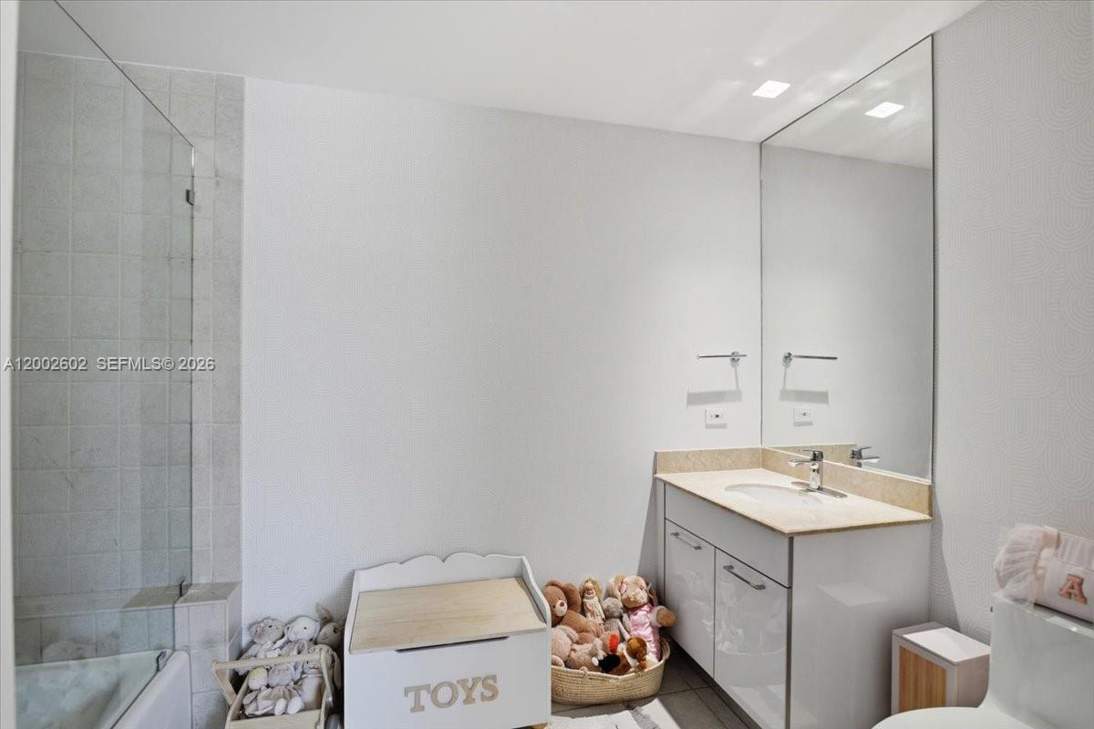 801 Brickell Key Boulevard, Unit 409 Miami, FL 33131 - Photo 30 of 83