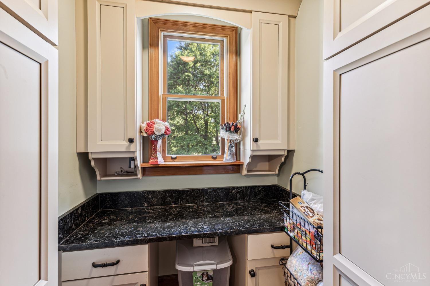 5541 Lawrence Road Cincinnati, OH 45248 - Photo 27 of 37