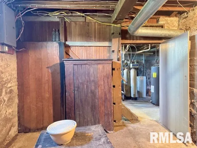 $230,000 | 4214 150th Street, Clinton, IA 52732