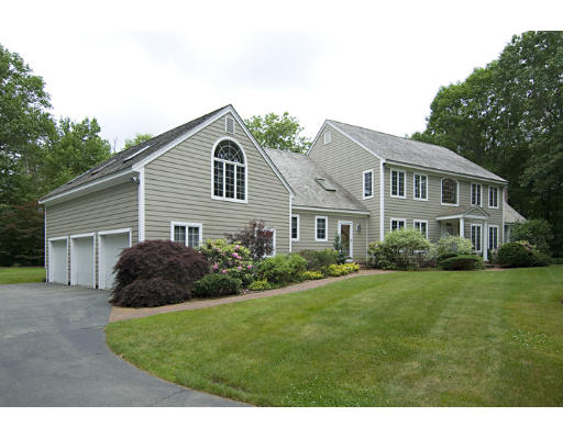 11 Stanton Circle Boxford, MA 01921 - Photo 1 of 13 Gallery Image 1
