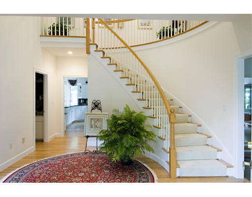 11 Stanton Circle Boxford, MA 01921 - Photo 2 of 13 Gallery Image 2
