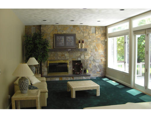 11 Stanton Circle Boxford, MA 01921 - Photo 5 of 13 Gallery Image 5