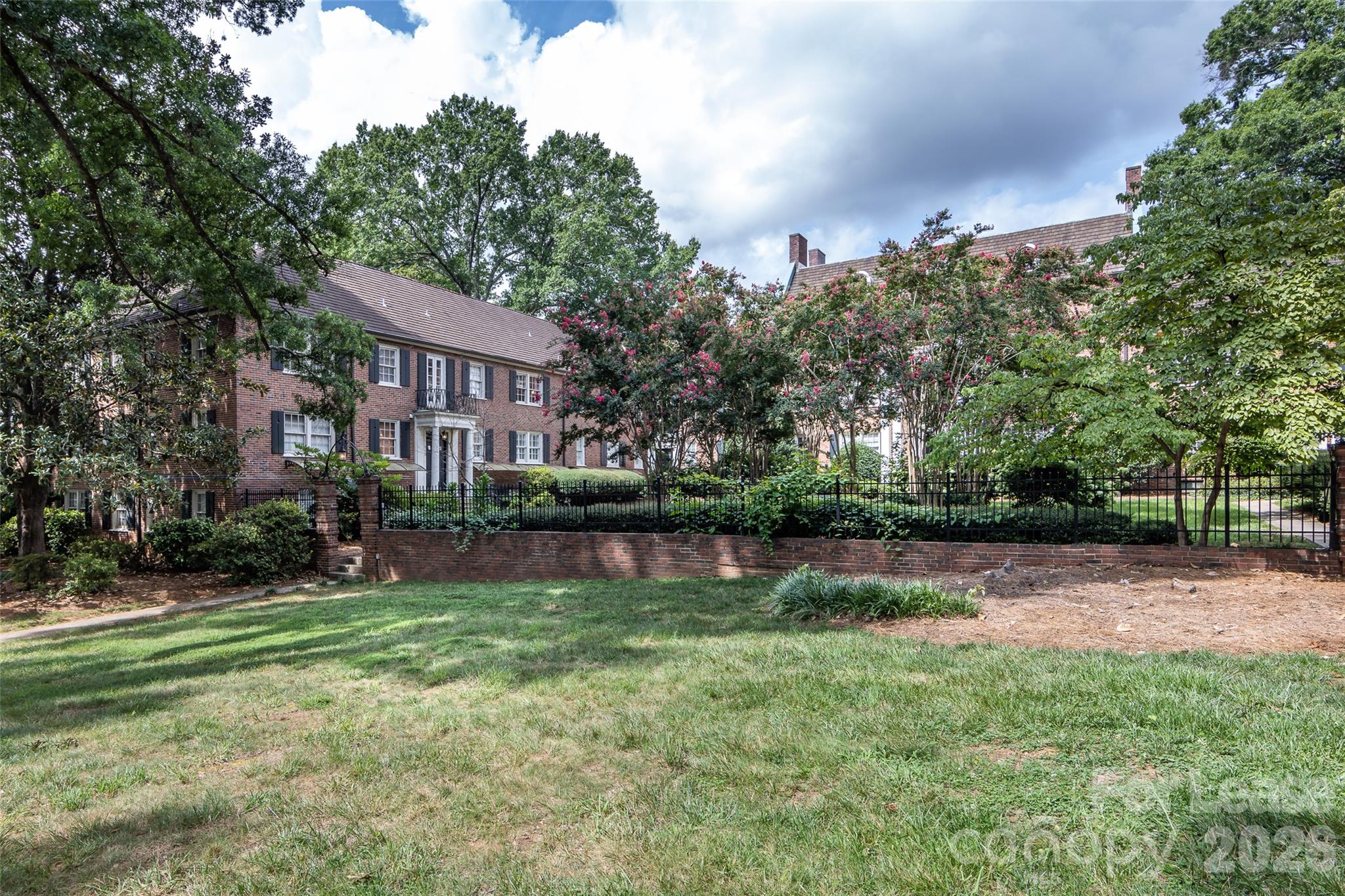 104 Colville Road, Unit 42A Charlotte, NC 28207 - Photo 2 of 24 Gallery Image 2
