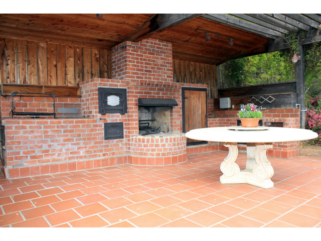 16111 Viewfield Road Monte Sereno, CA 95030 - Photo 12 of 25 Gallery Image 12