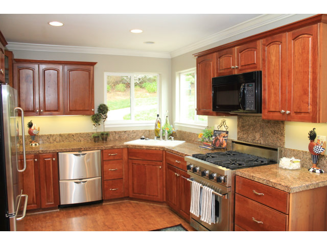 16111 Viewfield Road Monte Sereno, CA 95030 - Photo 19 of 25 Gallery Image 19