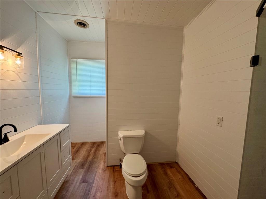618 East Maple Street Columbus, KS 66725 - Photo 19 of 34