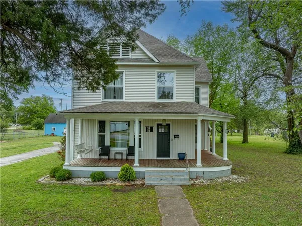 $172,000 | 618 East Maple Street, Columbus, KS 66725