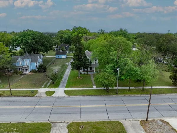$172,000 | 618 East Maple Street, Columbus, KS 66725