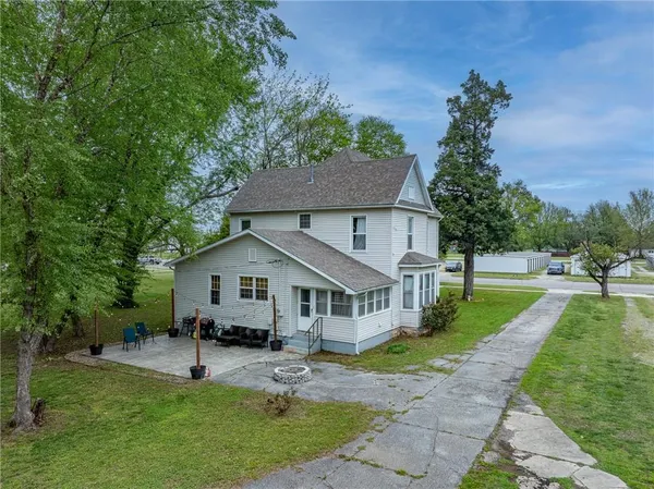 $172,000 | 618 East Maple Street, Columbus, KS 66725