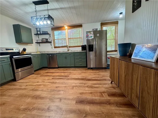 $172,000 | 618 East Maple Street, Columbus, KS 66725
