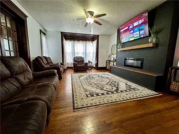 $172,000 | 618 East Maple Street, Columbus, KS 66725