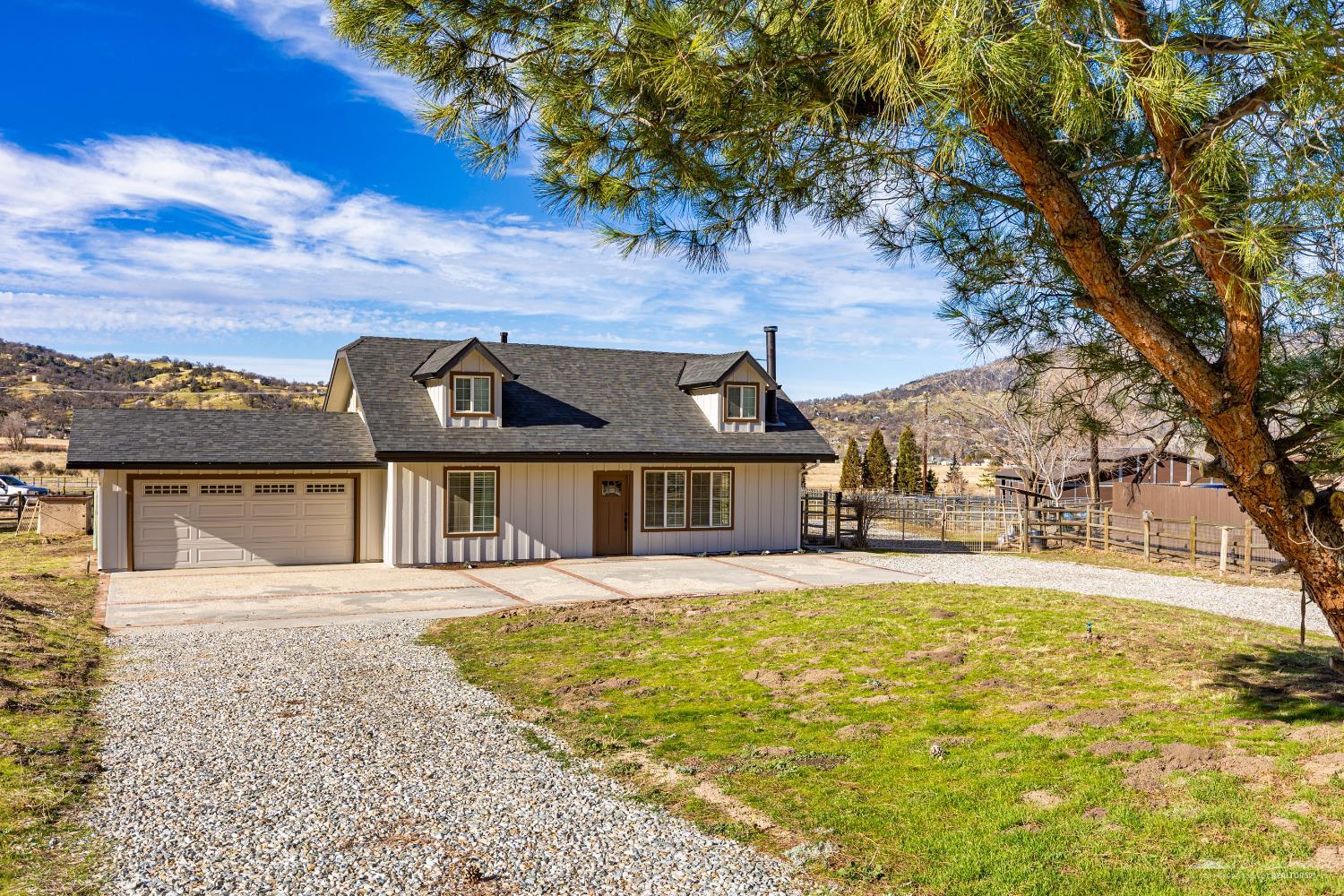 23001 Homestead Way Tehachapi, CA 93561 - Photo 2 of 45 Gallery Image 2