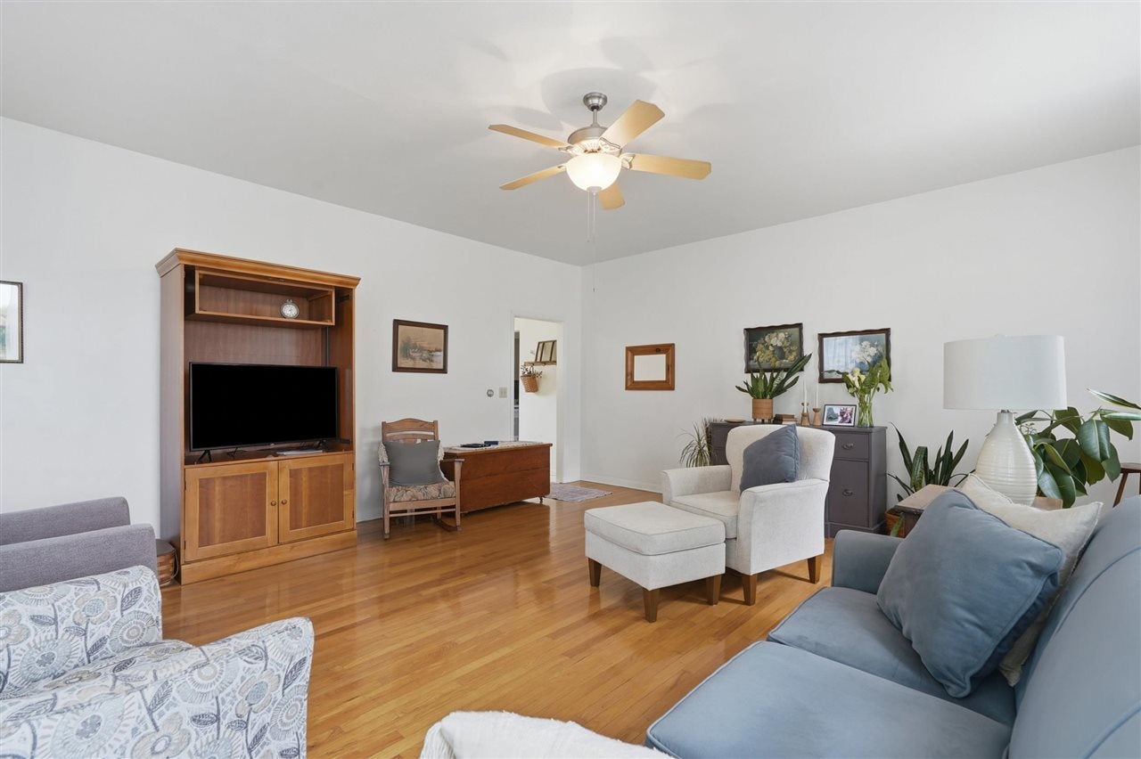 120 Knisel Street Riverside, IA 52327 - Photo 4 of 34 Gallery Image 4