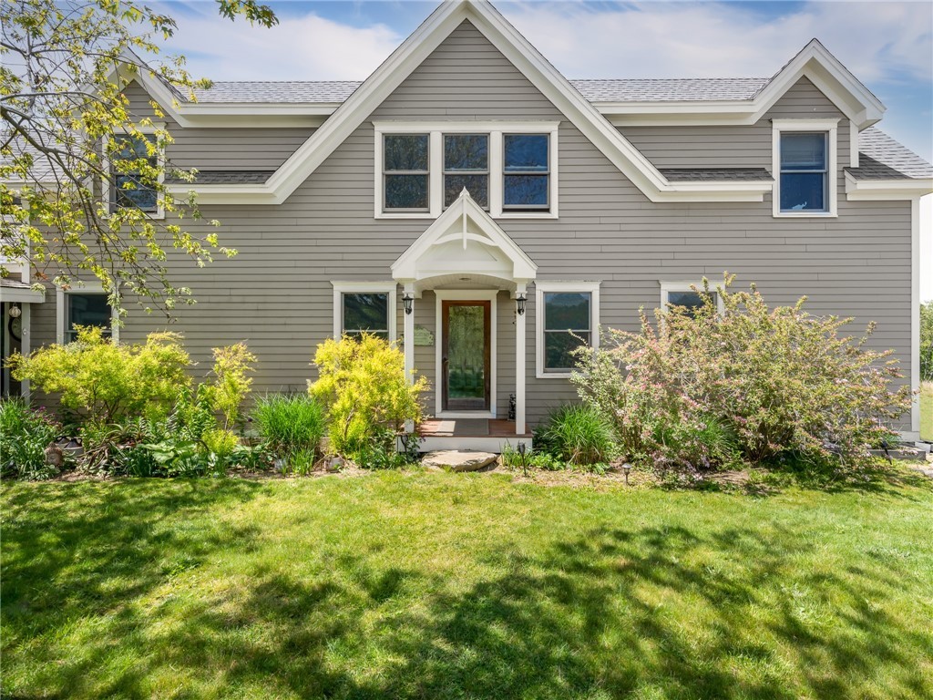 The right side entry to the home.