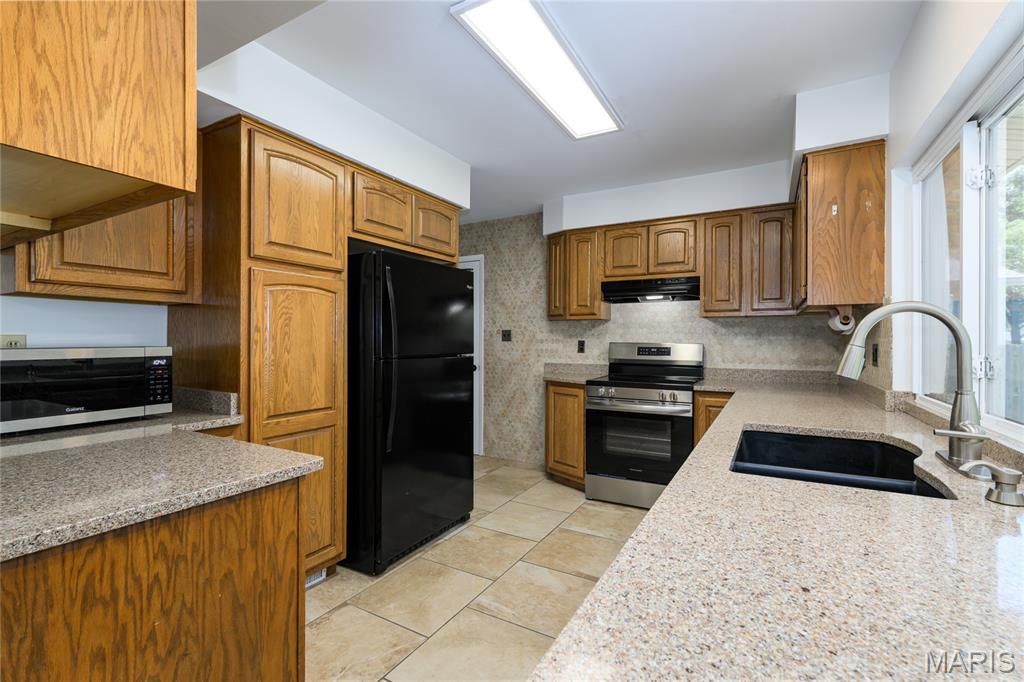 830 Westrun Drive Ballwin, MO 63021 - Photo 11 of 39