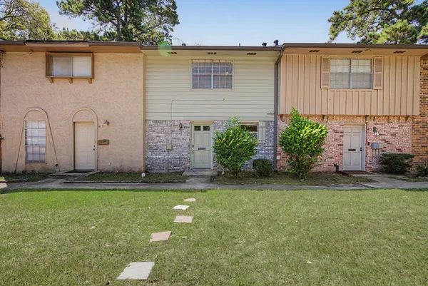 $1,650 | 413 West Semands Avenue, Conroe, TX 77301