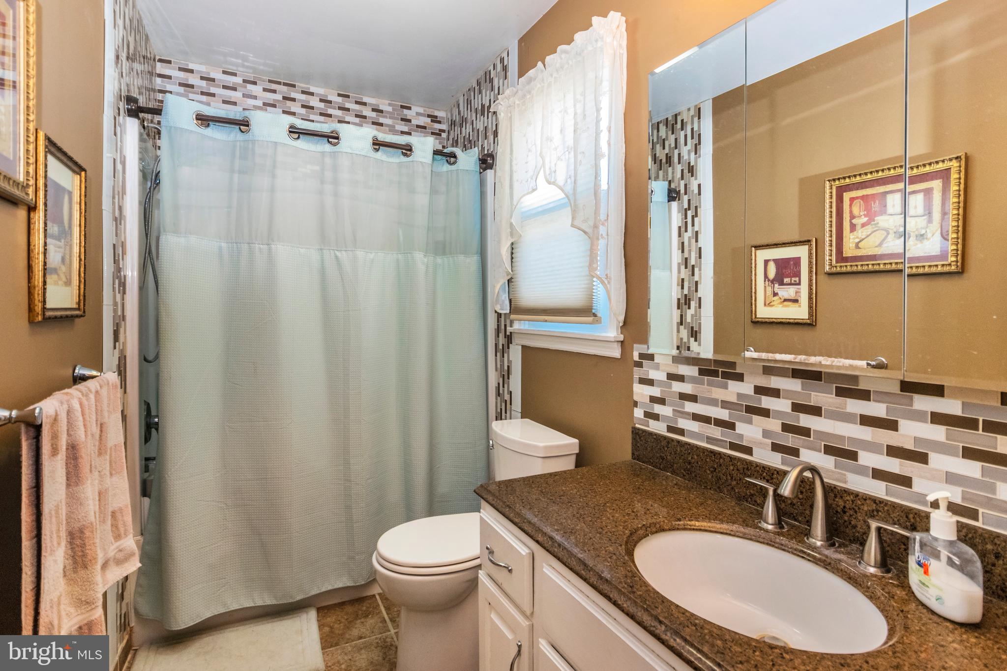 4810 Painted Sky Road Reading, PA 19606 - Photo 20 of 25 Full Bathroom - Second Level Hall