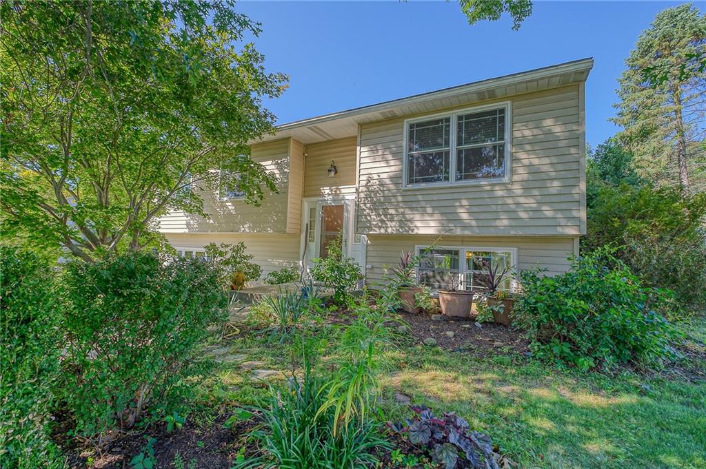 103 Old Ridge Road Coraopolis, PA 15108 - Photo 2 of 23 Gallery Image 2