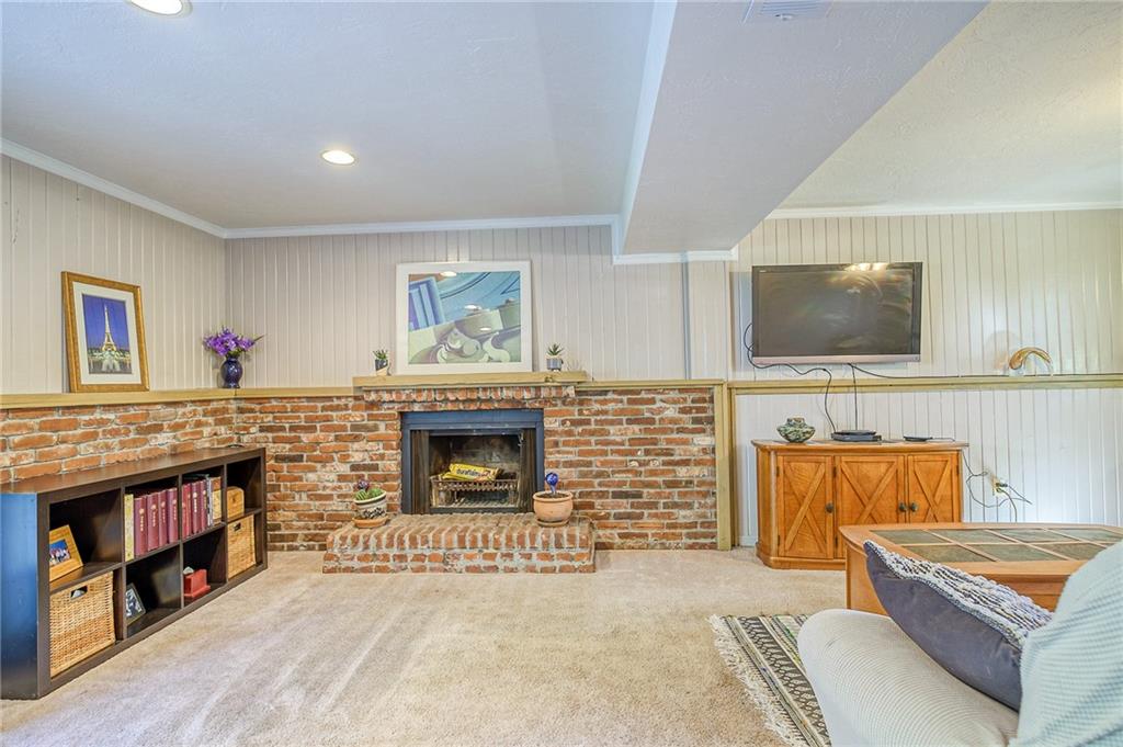 103 Old Ridge Road Coraopolis, PA 15108 - Photo 17 of 23 Gallery Image 17