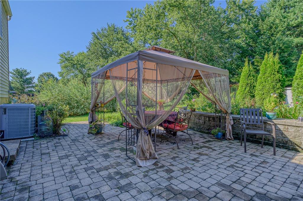 103 Old Ridge Road Coraopolis, PA 15108 - Photo 5 of 23 Gallery Image 5