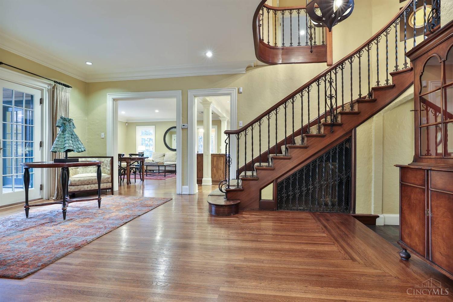 1221 Edwards Road Cincinnati, OH 45208 - Photo 5 of 85 Gallery Image 5