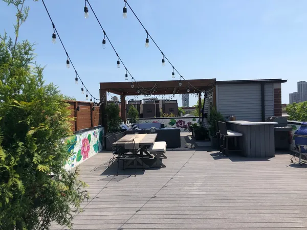 $1,000,000 | 2038 North Halsted Street, Unit 3, Chicago, IL 60614