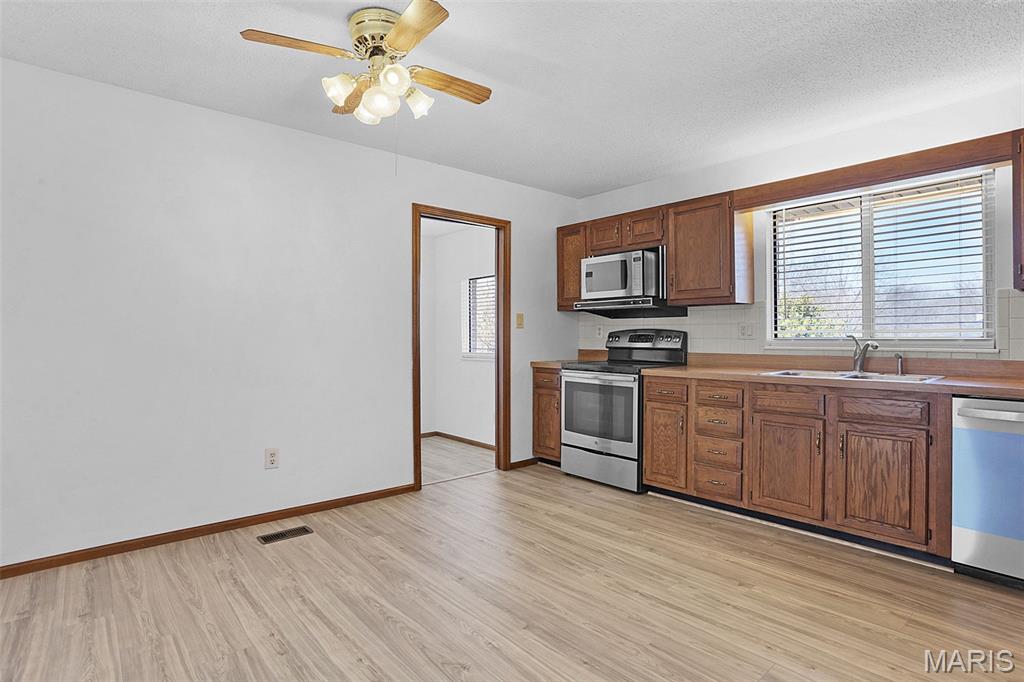 3028 Olde Post Road St. Louis, MO 63129 - Photo 11 of 39