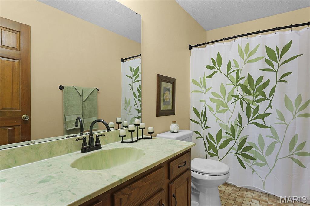 3028 Olde Post Road St. Louis, MO 63129 - Photo 24 of 39